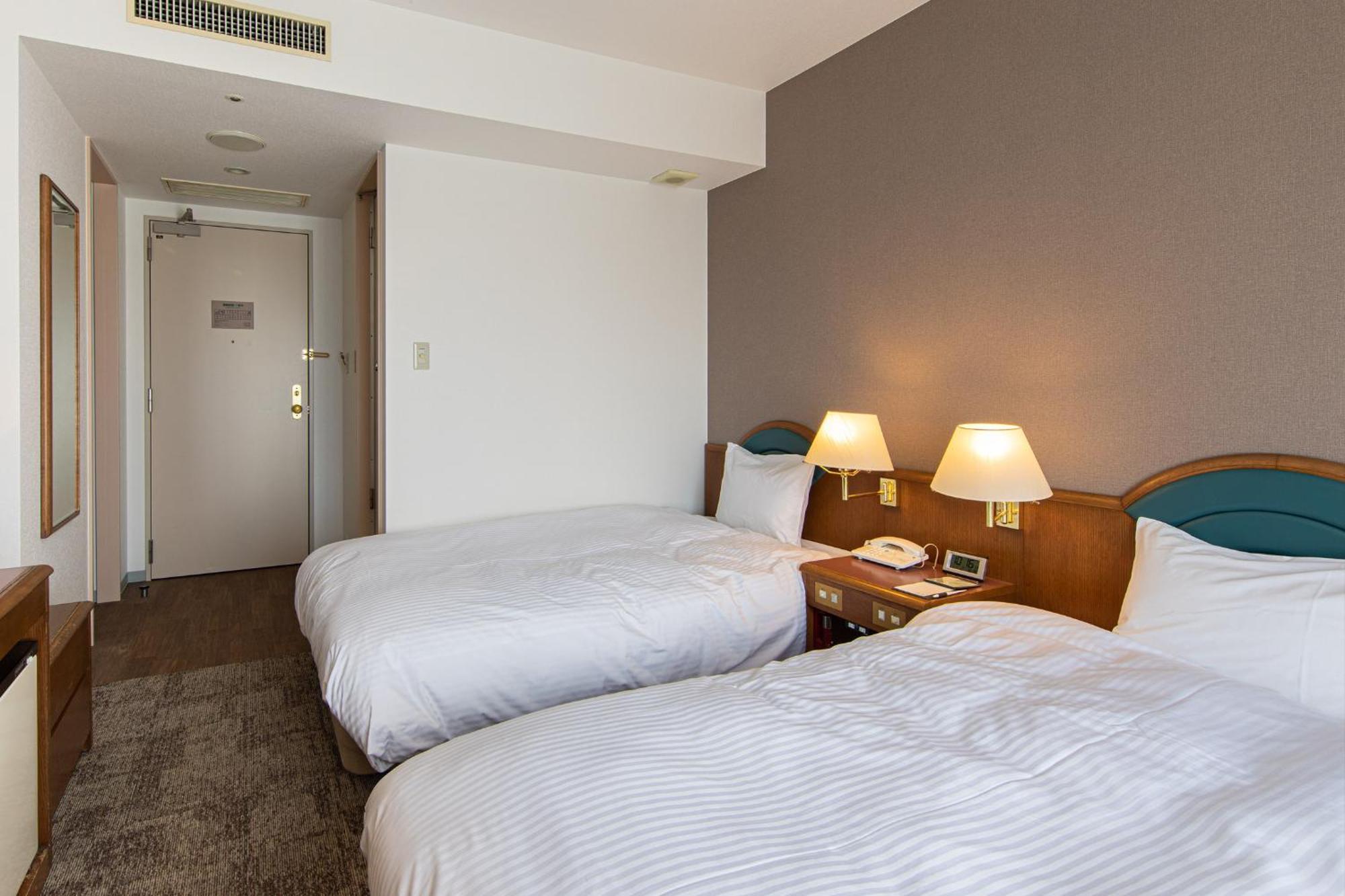 Crescent Hotel 3*